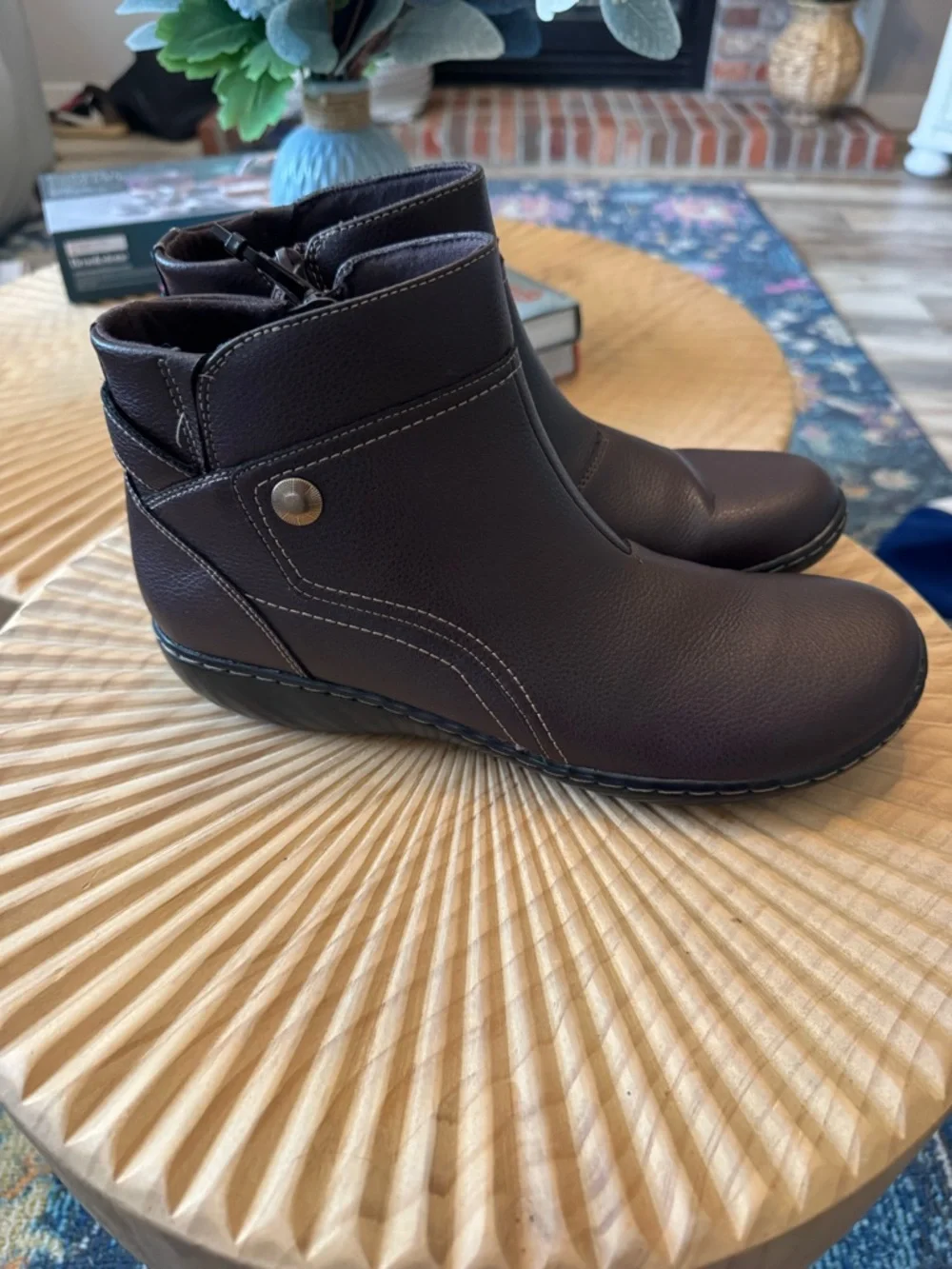 Clarks Ashland Mabel Women's Leather Ankle Boots Brown Size 9 Classic